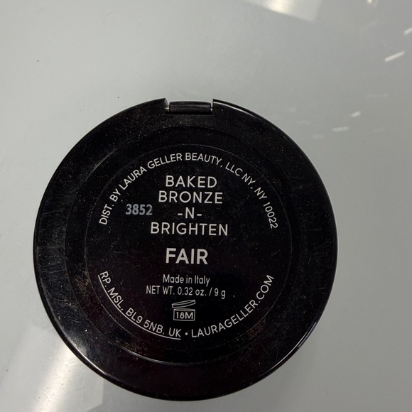Laura Geller baked brighten bronzer fair - Picture 3 of 3